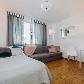 单间公寓 正在以 PLN 3,636 的月租出租，其位于 Warsaw, ulica Jagiellońska