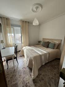 私人房间 正在以 €325 的月租出租，其位于 Valladolid, Calle Cigüeña