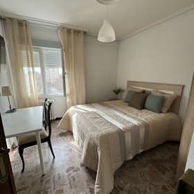 Privé kamer te huur voor € 325 per maand in Valladolid, Calle Cigüeña