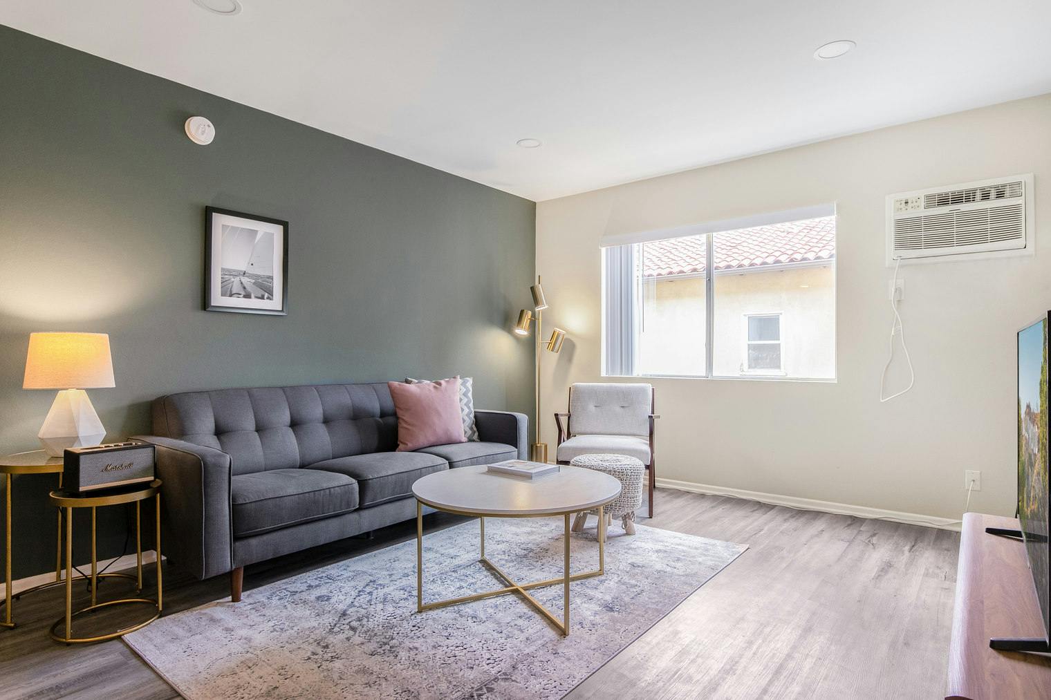 Apartament de închiriat pentru $3,434 pe lună în Los Angeles, North Las Palmas Avenue