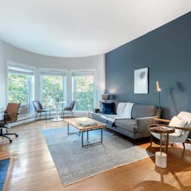 公寓 正在以 $2,807 的月租出租，其位于 Boston, Beacon St