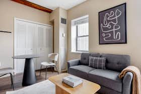 Monolocale in affitto a $4,282 al mese a Boston, Adams St