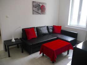Apartment for rent for HUF 461,442 per month in Budapest, Petőfi Sándor utca