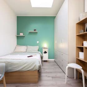 Monolocale for rent for 1.130 € per month in Padova, Via Ospedale Civile