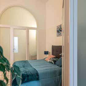 公寓 正在以 €1,300 的月租出租，其位于 Palermo, Via Jean Houel