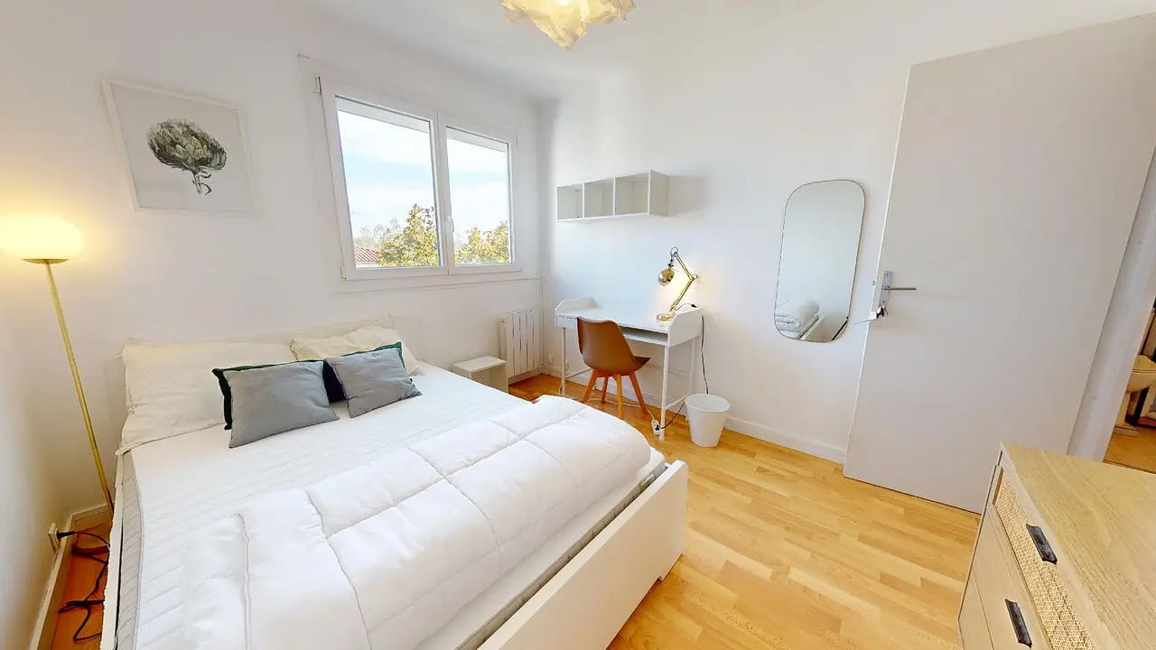 Privé kamer te huur voor € 500 per maand in Saint-Priest, Rue d'Arsonval