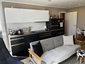Apartment for rent for €1,600 per month in Kornwestheim, Salamanderplatz
