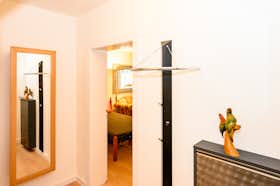 Apartment for rent for €1,380 per month in Bonn, Estermannstraße