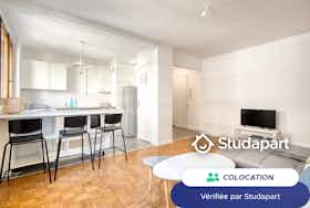 Private room for rent for €465 per month in Marseille, Boulevard de la Fédération