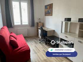 Квартира за оренду для 420 EUR на місяць у Le Havre, Rue Lefèvreville