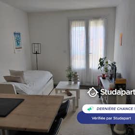 Apartment for rent for €600 per month in Marseille, Rue de Pologne