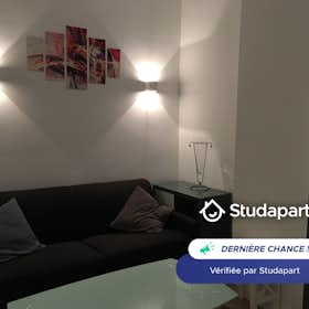 Apartament de închiriat pentru 710 EUR pe lună în Aix-en-Provence, Rue Clovis Hugues