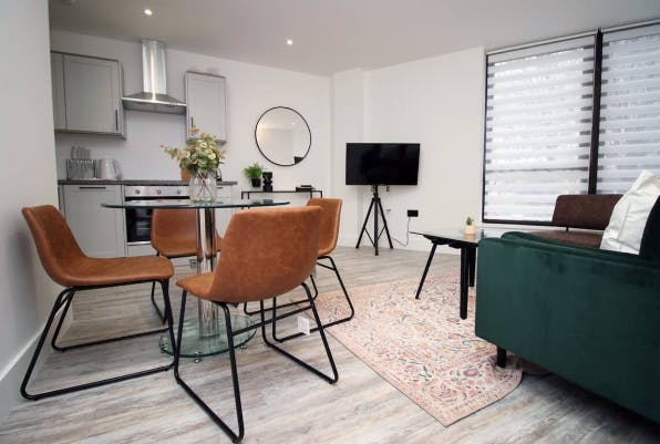 Будинок за оренду для 4 204 EUR на місяць у Swindon, Clarence Street