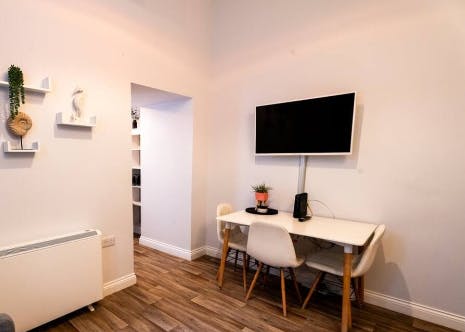 Будинок за оренду для 3 408 EUR на місяць у Swansea, Henrietta Street