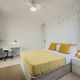 Private room for rent for €690 per month in Barcelona, Carrer de Jonqueres