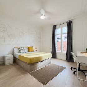 Private room for rent for €690 per month in Barcelona, Carrer de Jonqueres