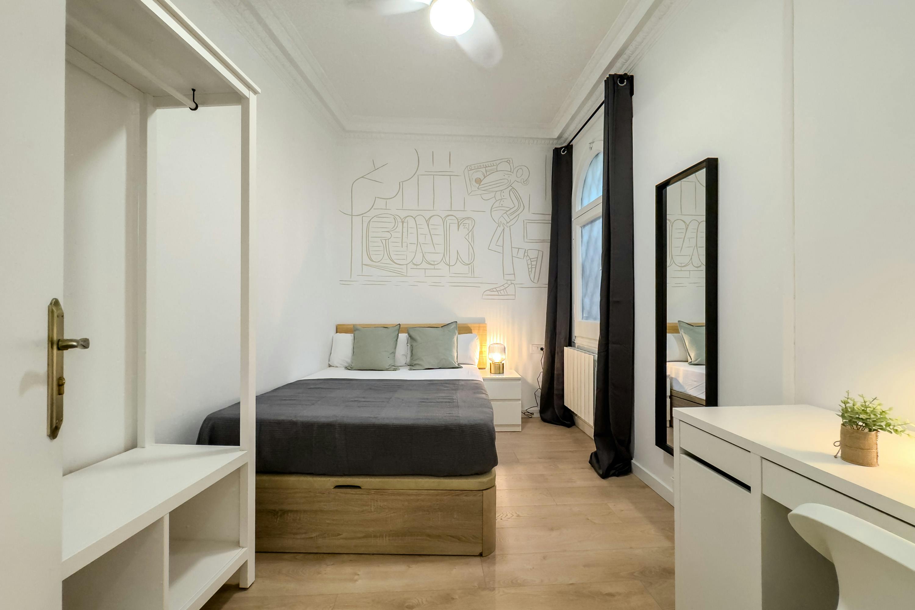 Private room for rent for €650 per month in Barcelona, Carrer de Jonqueres