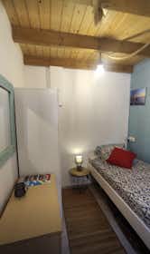 Privé kamer te huur voor € 420 per maand in Barcelona, Carrer de Sant Joan de Malta