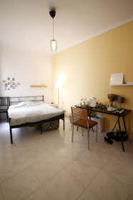 Cameră privată de închiriat pentru 550 EUR pe lună în Barcelona, Carrer del Cinca