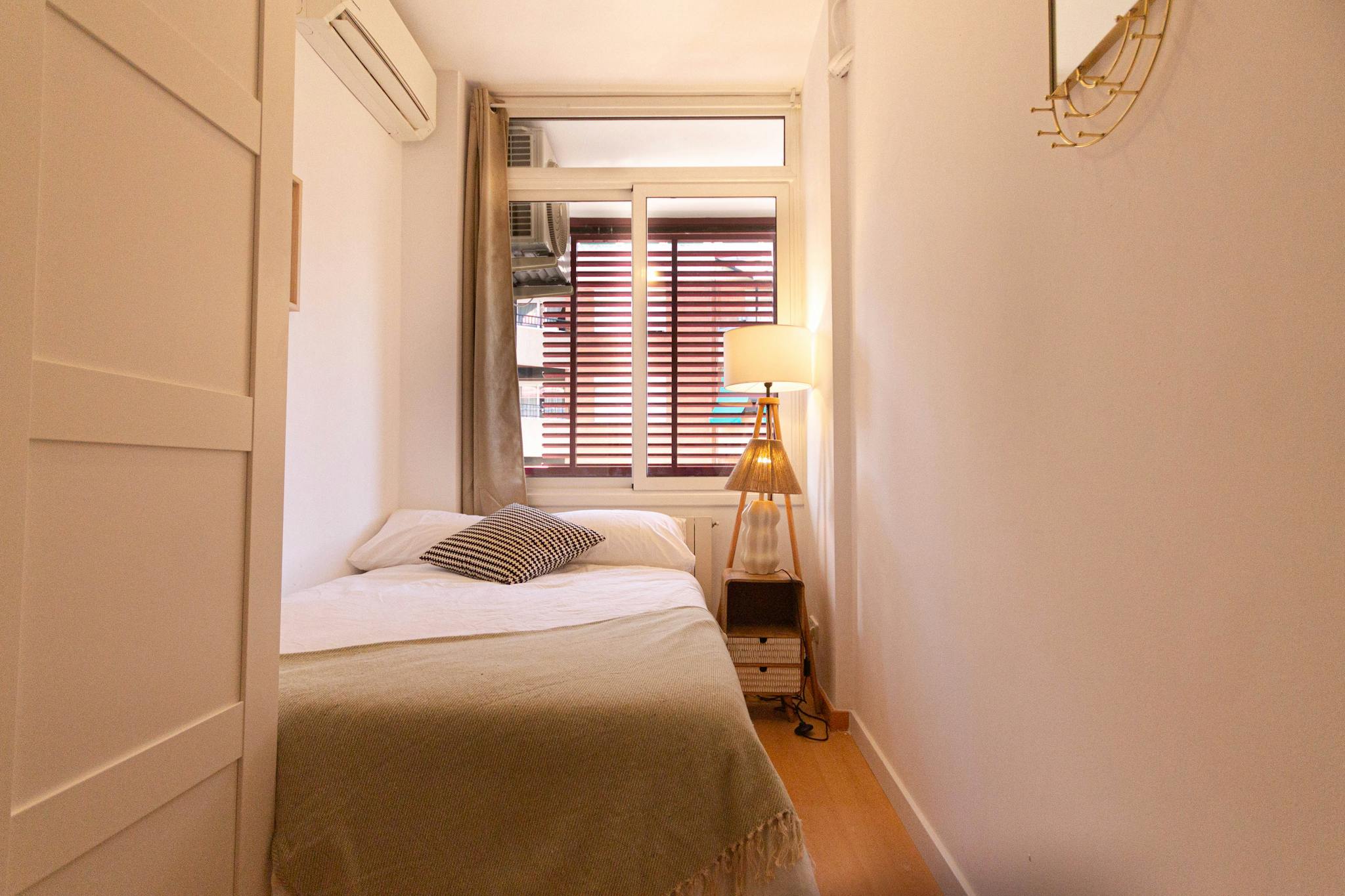 Carrer de Rocafort, Barcelona preview