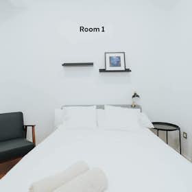 Private room for rent for €656 per month in Madrid, Calle de Joaquín Costa