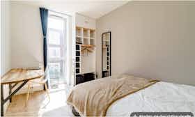私人房间 正在以 €480 的月租出租，其位于 Lille, Rue du Vieux Moulin