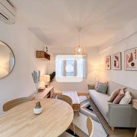 Apartment for rent for €2,900 per month in Madrid, Calle del General Pardiñas