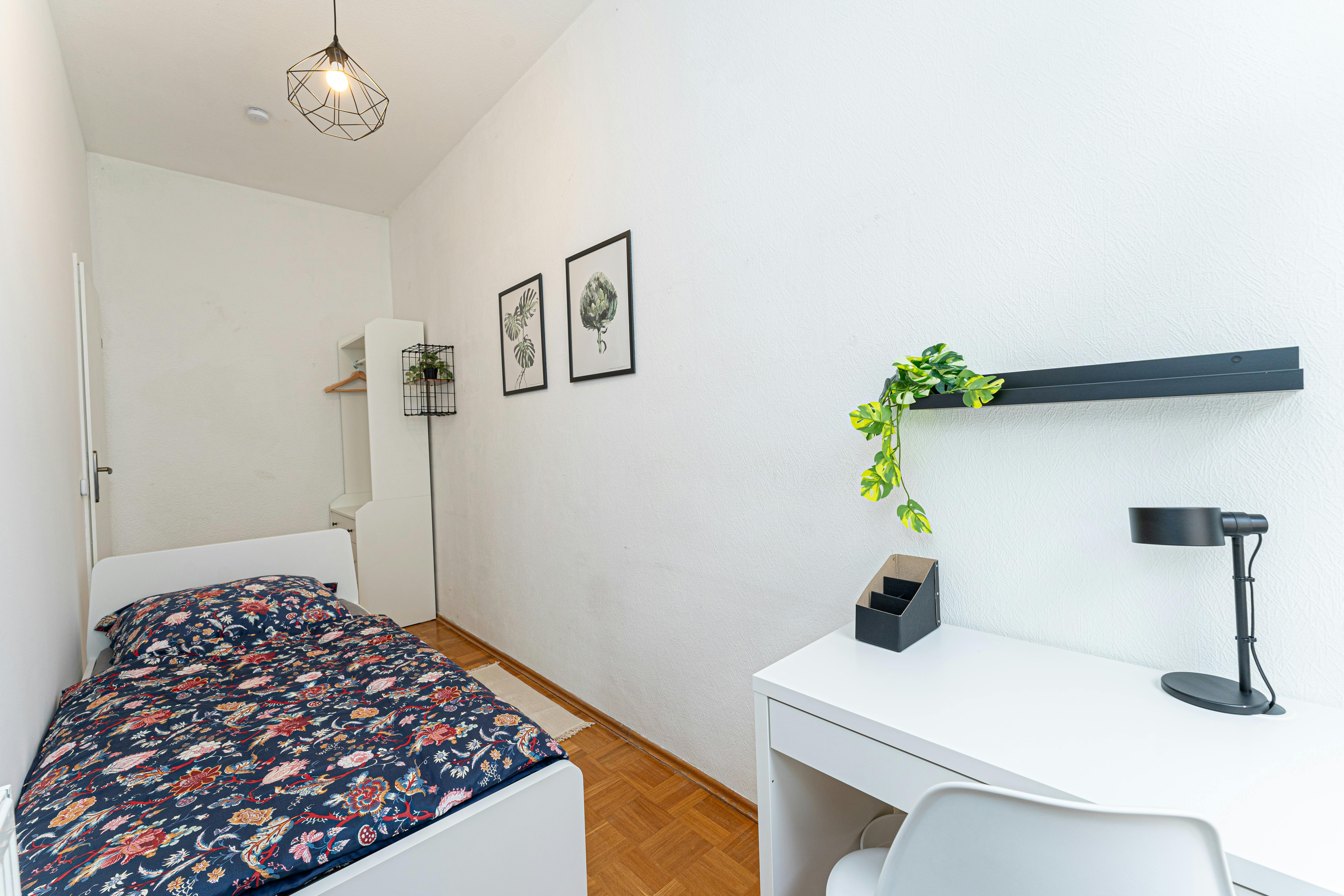 Scharnweberstraße, Berlin preview