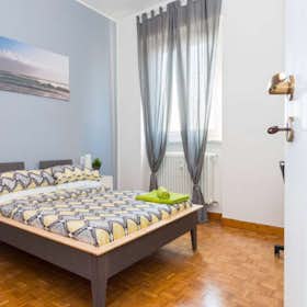 私人房间 正在以 €535 的月租出租，其位于 Cesano Boscone, Via delle Betulle