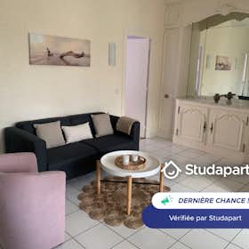Appartement à louer pour 800 €/mois à Pau, Boulevard d'Alsace-Lorraine