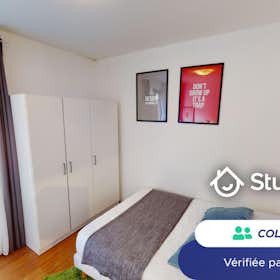 Private room for rent for €430 per month in Lille, Rue du Faubourg Notre-Dame