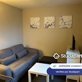 Apartment for rent for €495 per month in Reims, Rue du Petit Delbourg