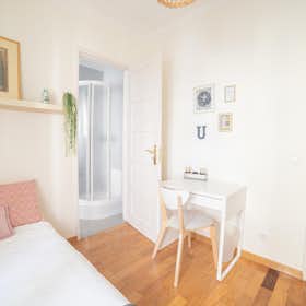Private room for rent for €610 per month in Lisbon, Rua Actor Vale