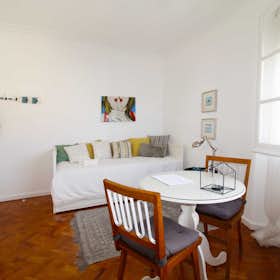 WG-Zimmer zu mieten für 560 € pro Monat in Lisbon, Rua Leite de Vasconcelos