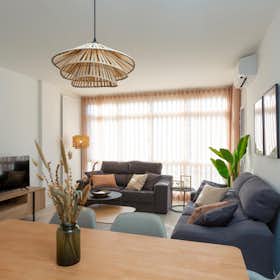 Apartment for rent for €2,495 per month in Barcelona, Travessera de les Corts