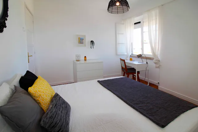 Private room in Rua Leite de Vasconcelos, Lisbon (1507082) room image 1