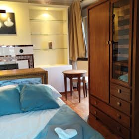 Chambre privée for rent for 550 € per month in Madrid, Calle de Bailén