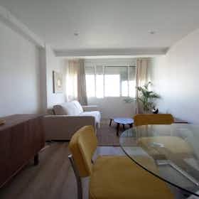 Wohnung zu mieten für 1.350 € pro Monat in Oeiras, Praceta Luís de Freitas Branco