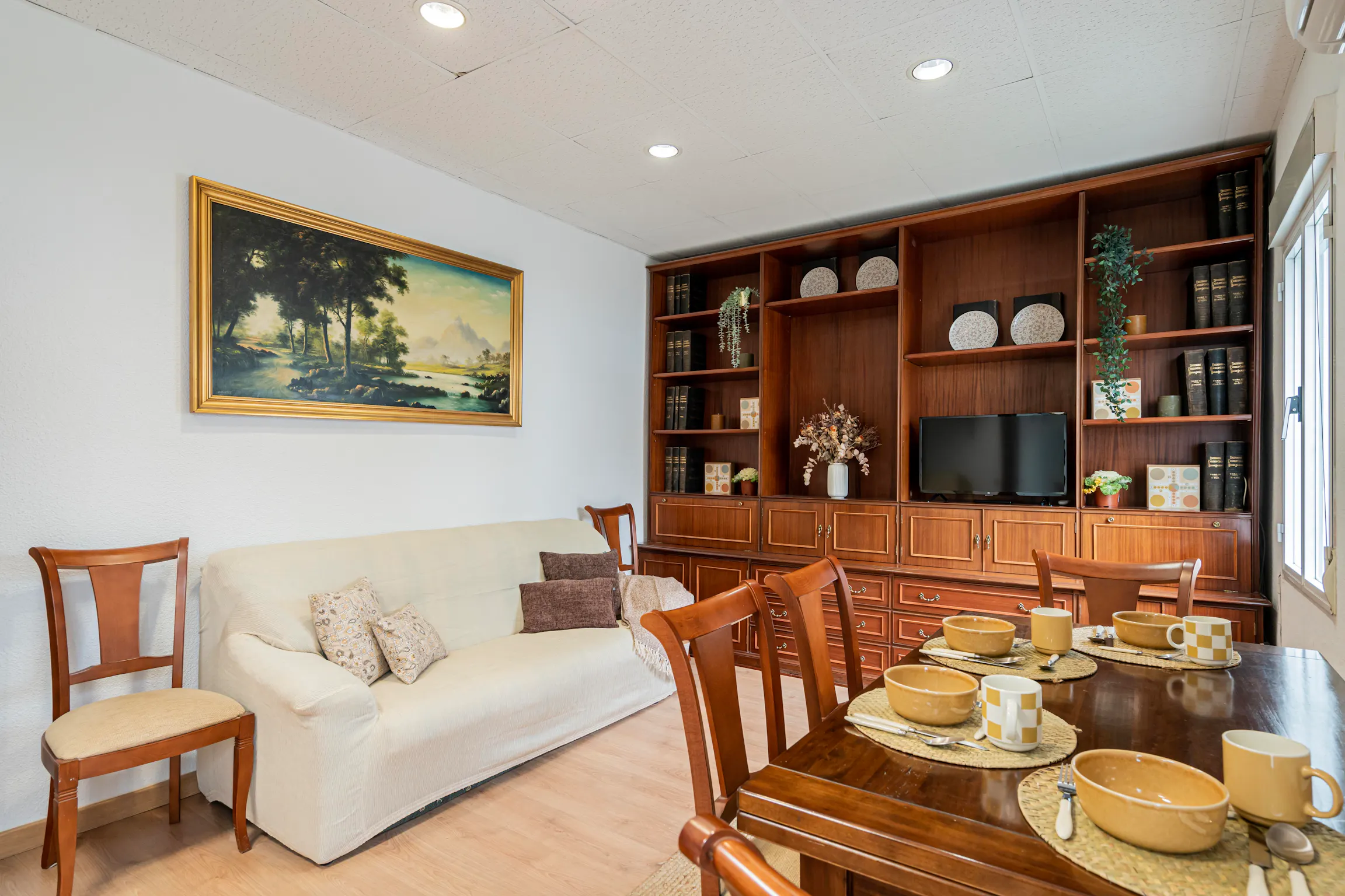 1-Bedroom Apartment in Calle de Chile, Madrid (1507108) ROOM 2