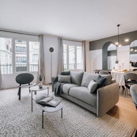 Apartment for rent for €4,127 per month in Paris, Rue des Marronniers