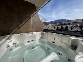 Appartement à louer pour 4 000 €/mois à Innsbruck, Heiliggeiststraße