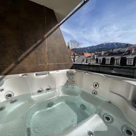 Appartamento in affitto a 4.000 € al mese a Innsbruck, Heiliggeiststraße