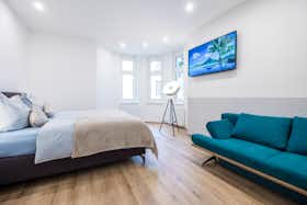 Apartment for rent for €4,000 per month in Innsbruck, Heiliggeiststraße