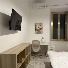 Private room for rent for €730 per month in Rome, Viale dello Scalo San Lorenzo