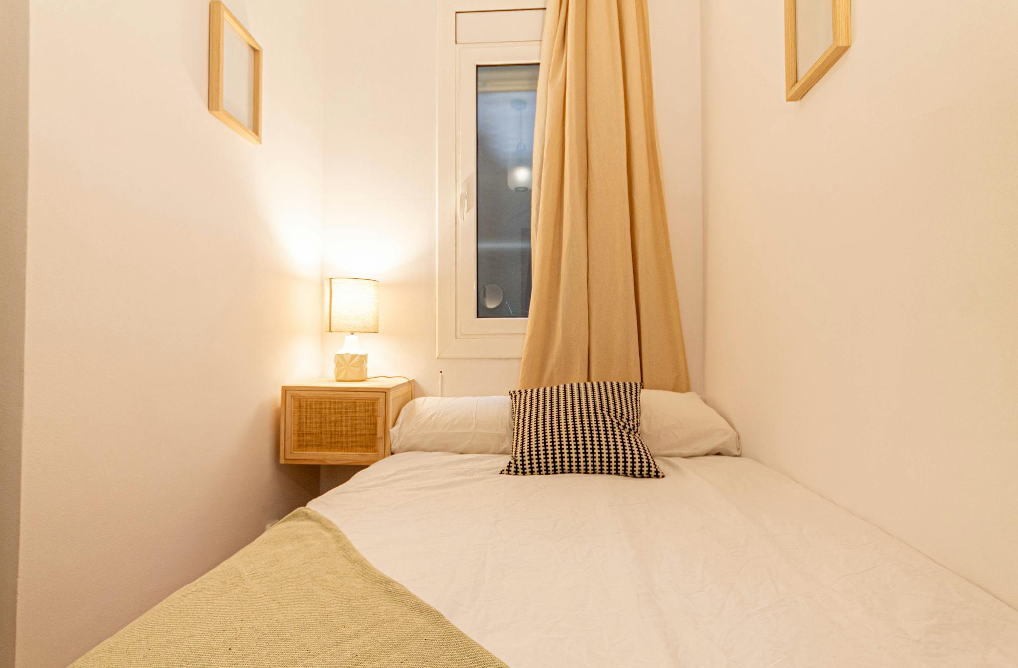 Carrer de Rocafort, Barcelona preview