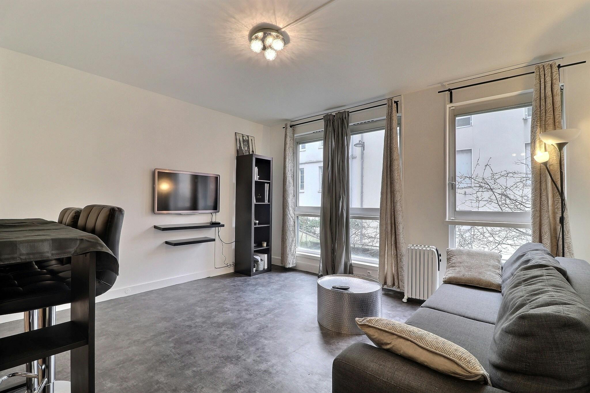 Apartment for rent for €1,536 per month in Paris, Rue Doudeauville