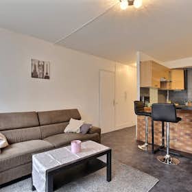 Wohnung zu mieten für 1.536 € pro Monat in Paris, Rue Doudeauville