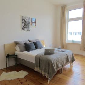 Apartment for rent for €2,550 per month in Berlin, Wartenburgstraße