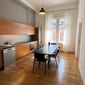 Privé kamer for rent for € 380 per month in Budapest, Rottenbiller utca