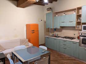 Mieszkanie do wynajęcia za 1400 € miesięcznie w mieście Florence, Via del Campuccio
